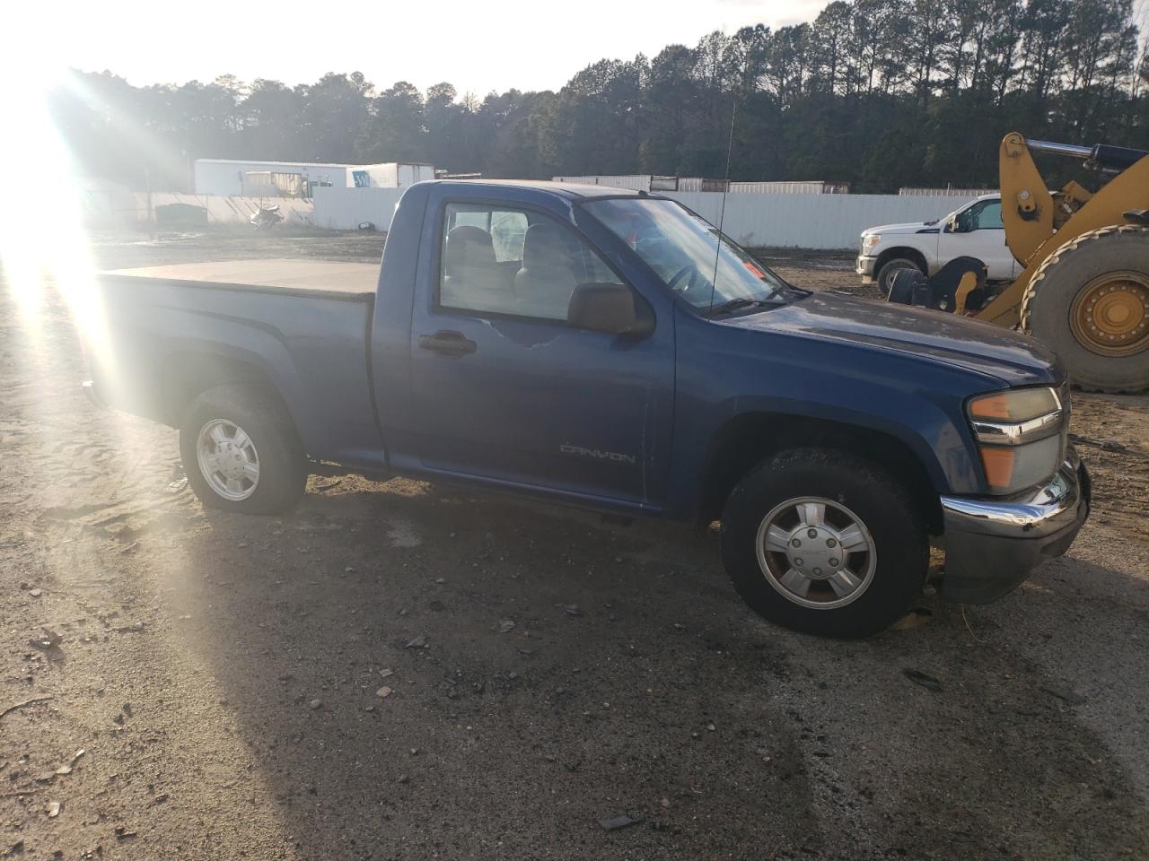 2005 GMC Canyon - Image 4