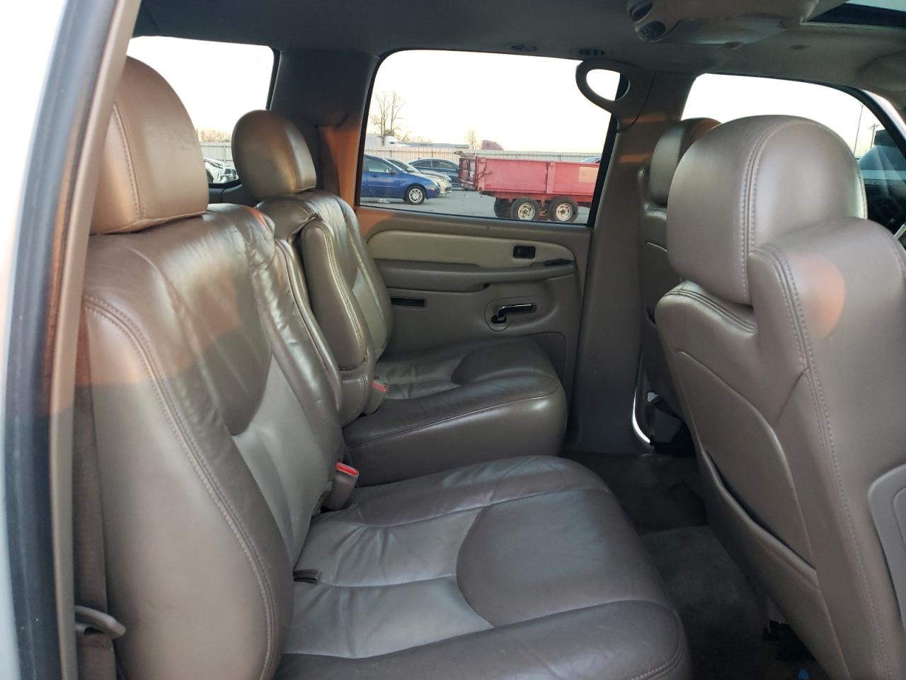 2005 GMC Yukon - Image 11