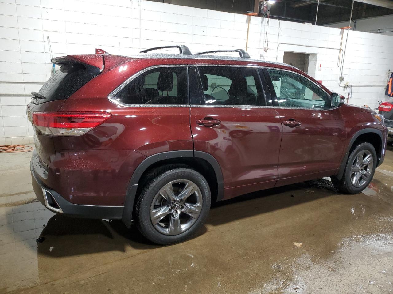 2019 Toyota Highlander - Image 3