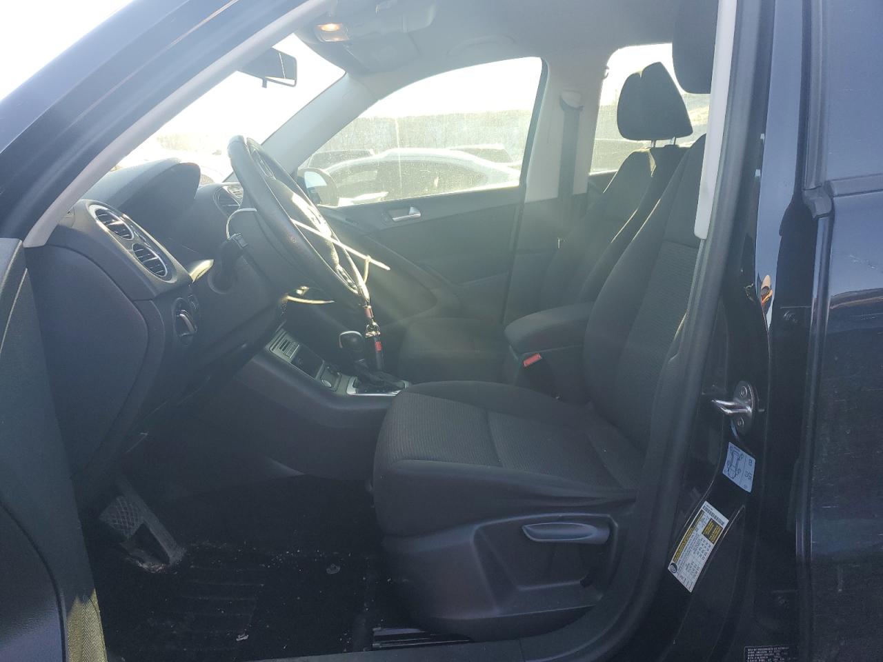 2017 Volkswagen Tiguan - Image 7