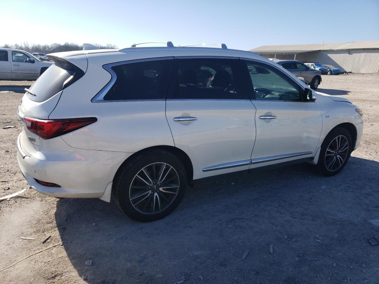 2020 Infiniti QX60 - Image 3