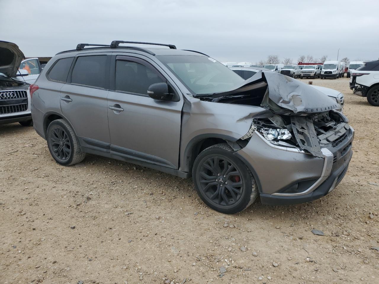 2019 Mitsubishi Outlander - Image 4