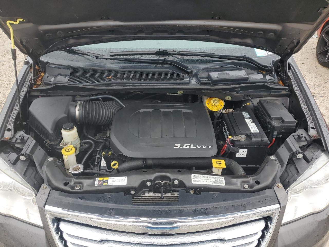 2020 Chrysler Town & Country - Image 12