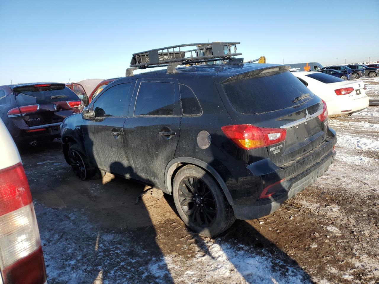 2018 Mitsubishi Outlander - Image 2