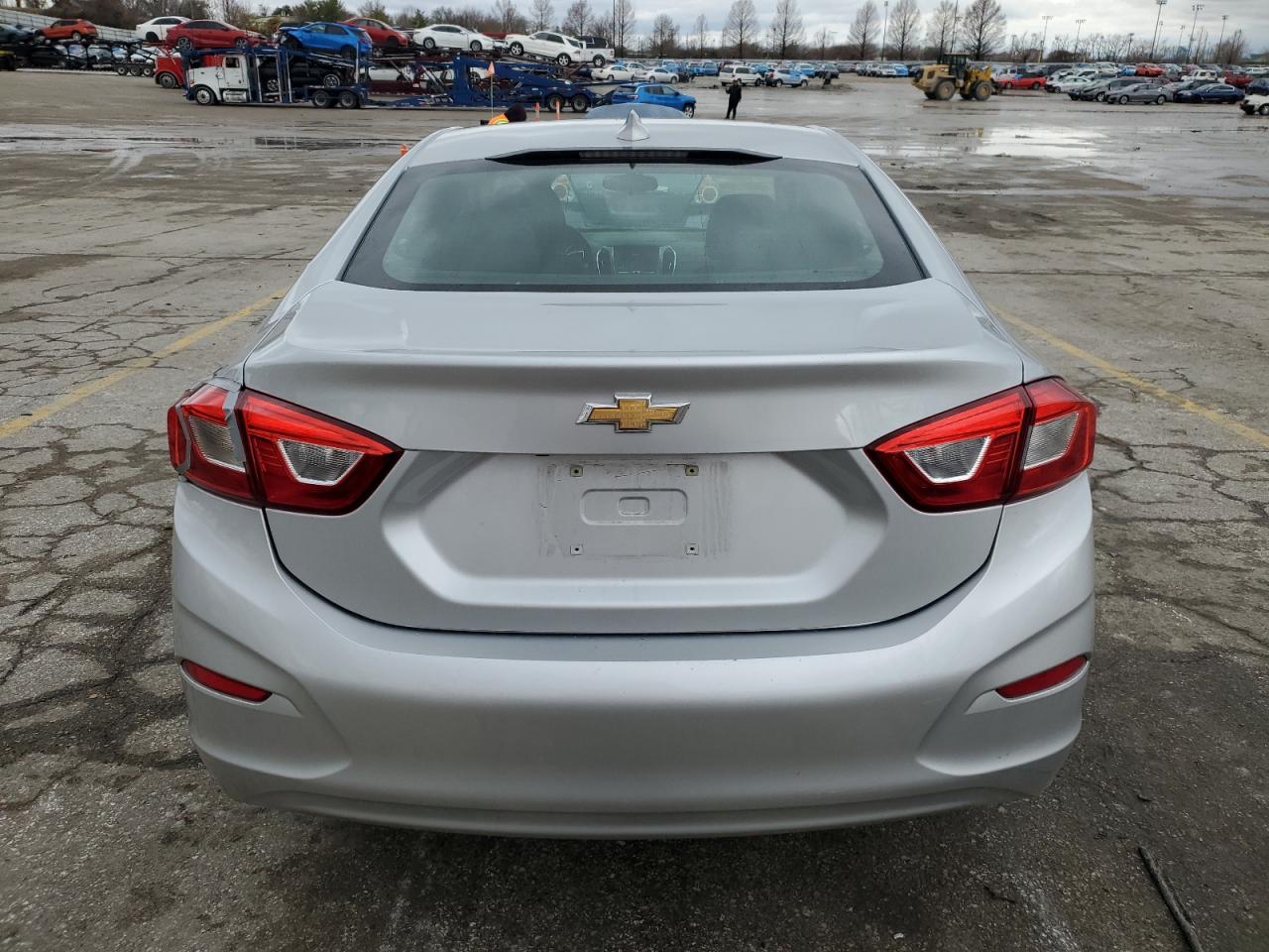 2019 Chevrolet Cruze - Image 6