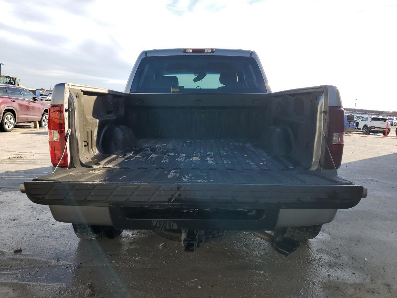 2013 Chevrolet Silverado - Image 6