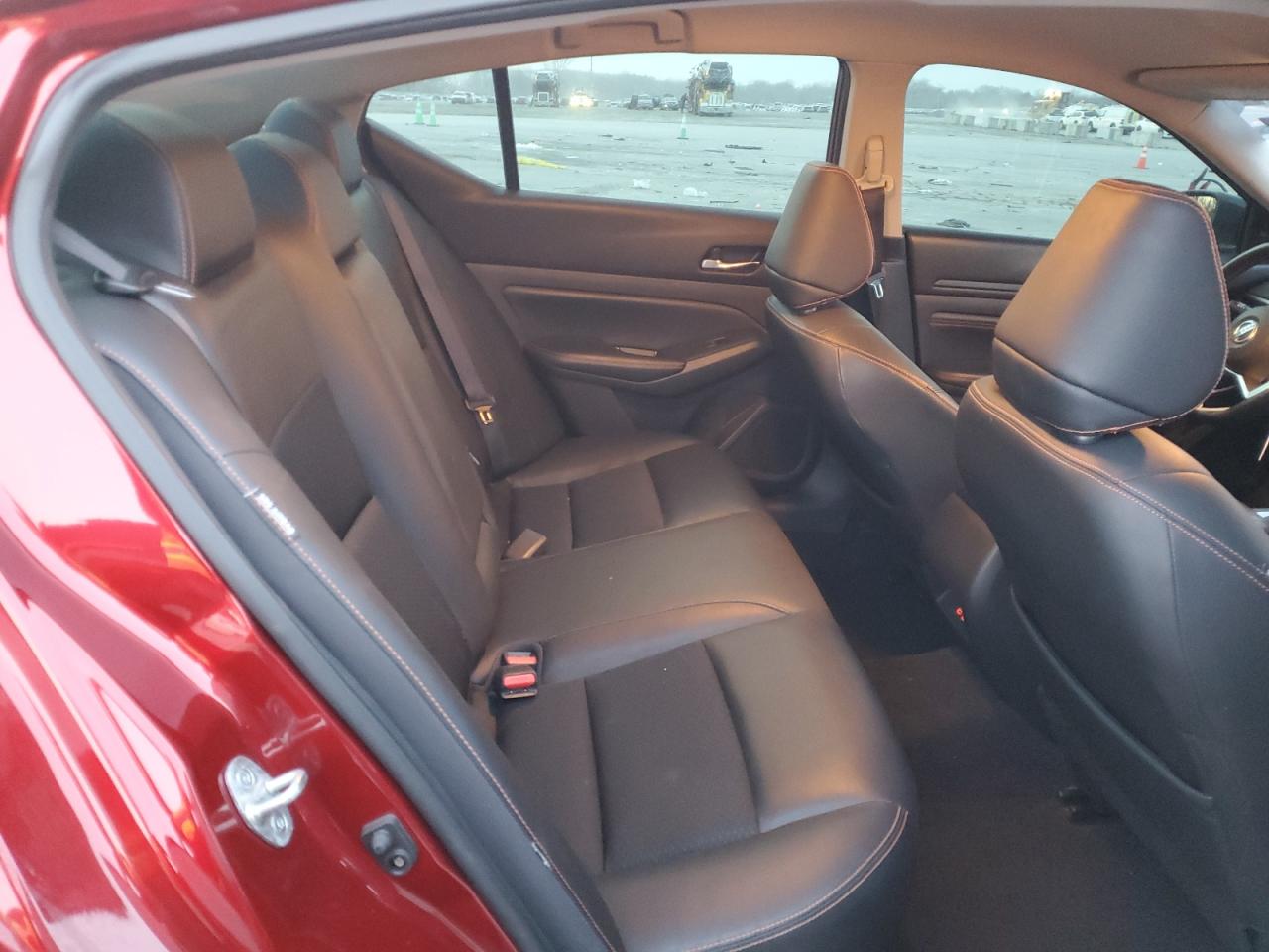 2019 Nissan Altima - Image 10