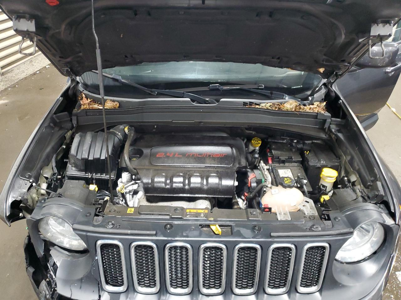 2018 Jeep Renegade - Image 13