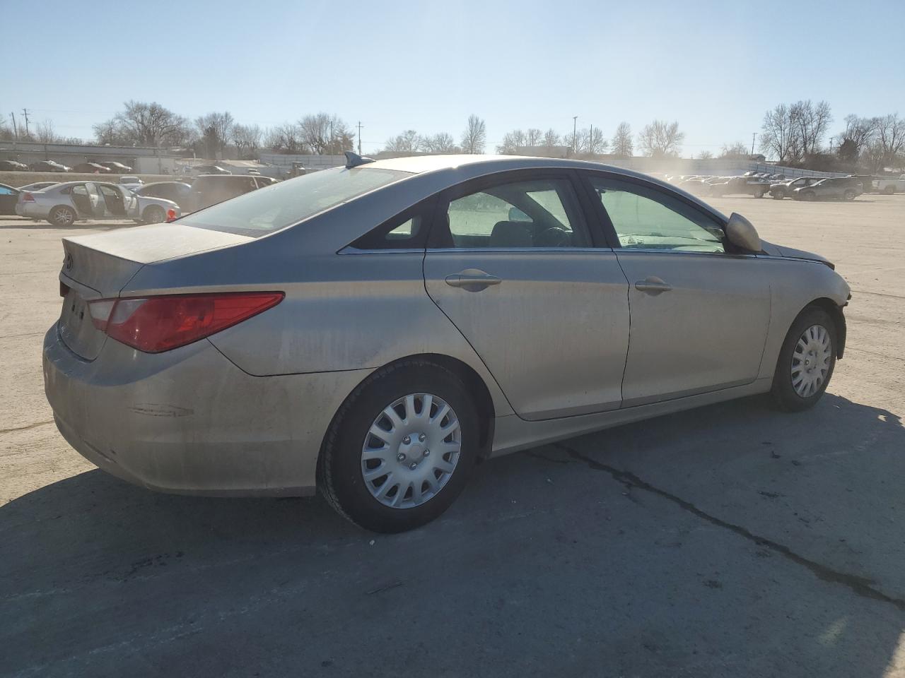 2011 Hyundai Sonata - Image 3