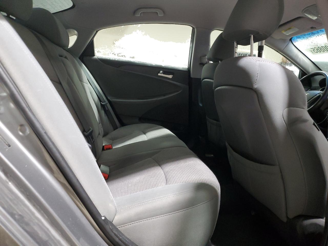 2013 Hyundai Sonata - Image 10