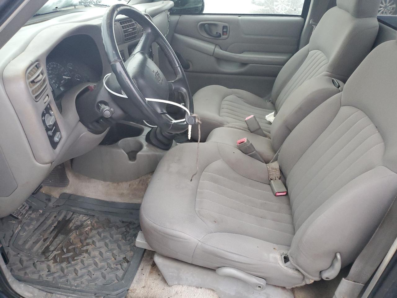 2003 Chevrolet S-10 Pickup - Image 7