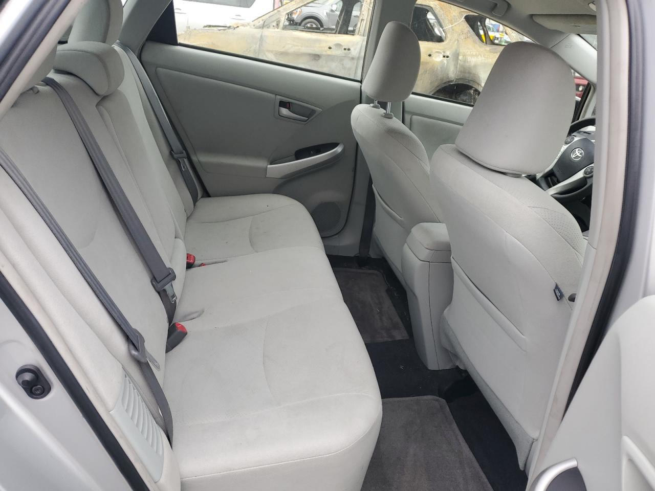 2015 Toyota Prius - Image 10