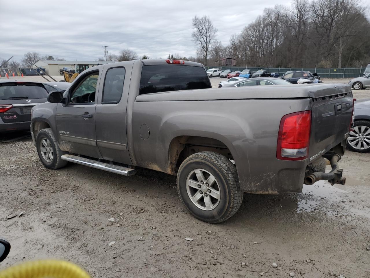 2013 GMC Sierra - Image 2