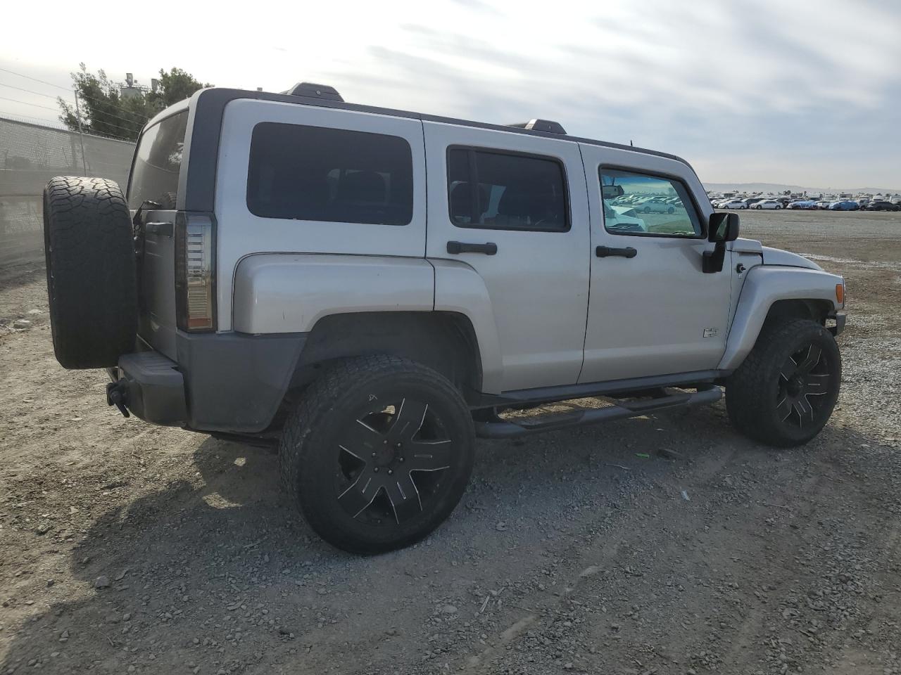 2006 Hummer H3 - Image 3