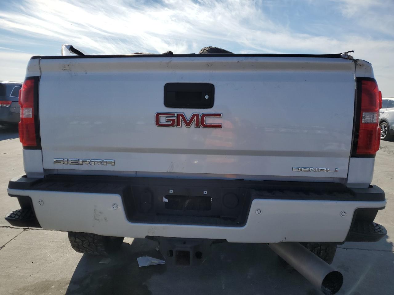 2018 GMC Sierra - Image 6