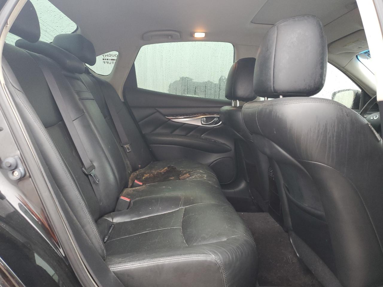 2013 Infiniti M - Image 10