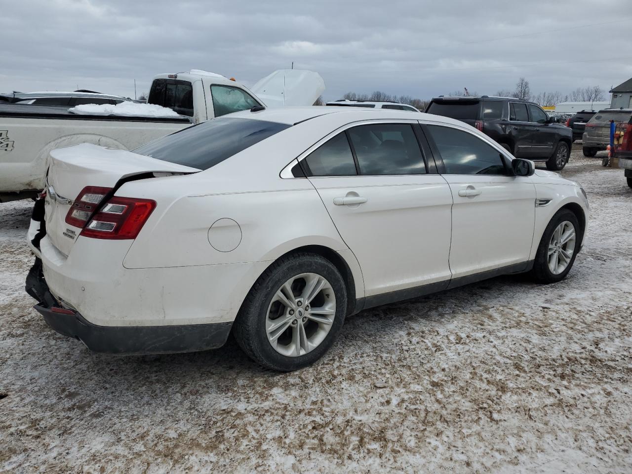 2017 Ford Taurus - Image 3