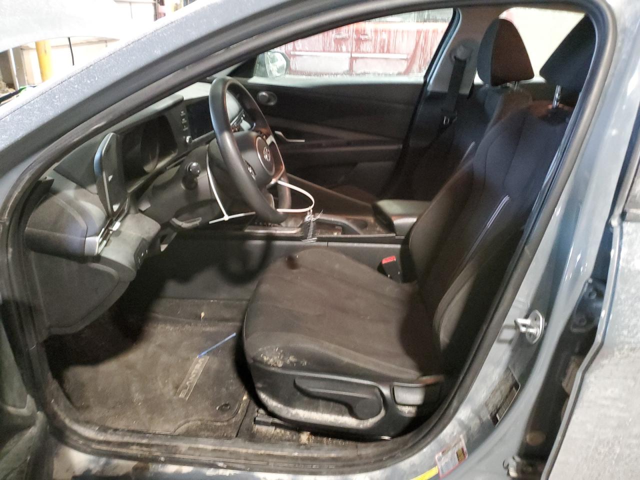 2022 Hyundai Elantra - Image 7