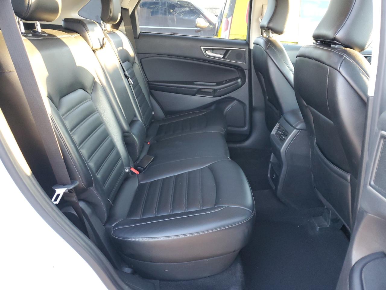 2022 Ford Edge - Image 11