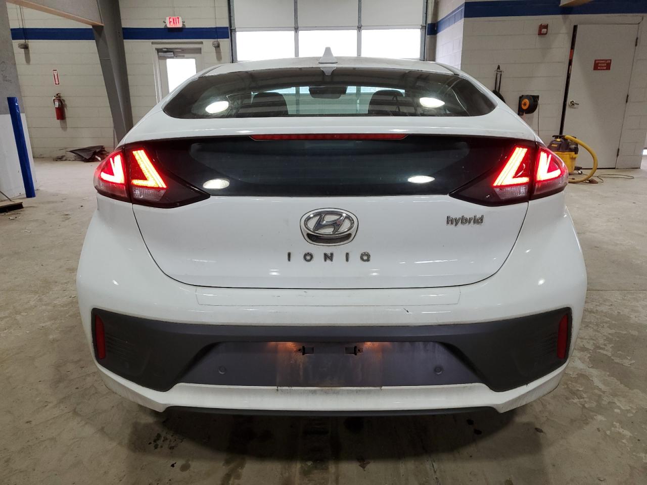 2022 Hyundai IONIQ - Image 6