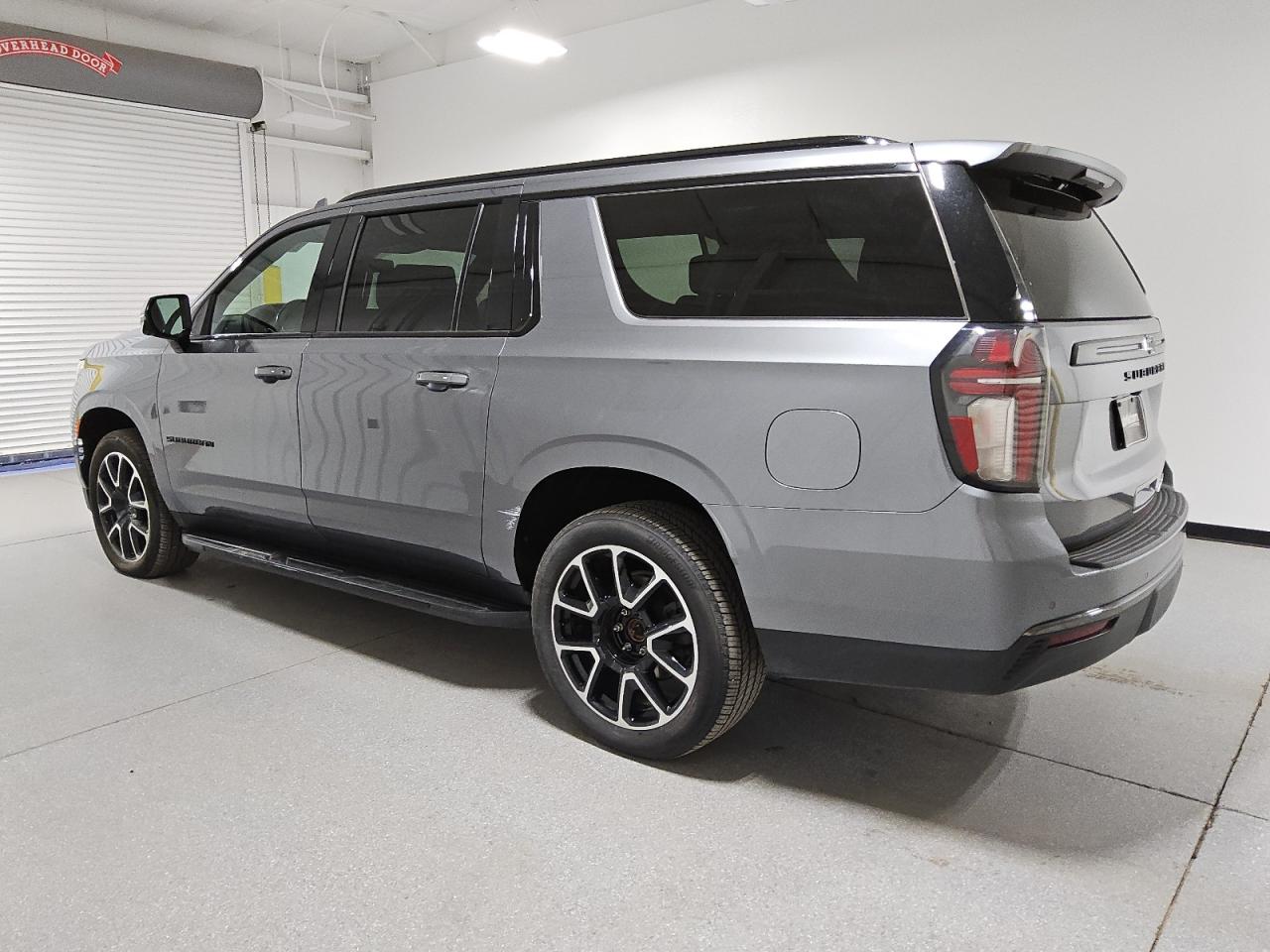 2021 Chevrolet Suburban - Image 2