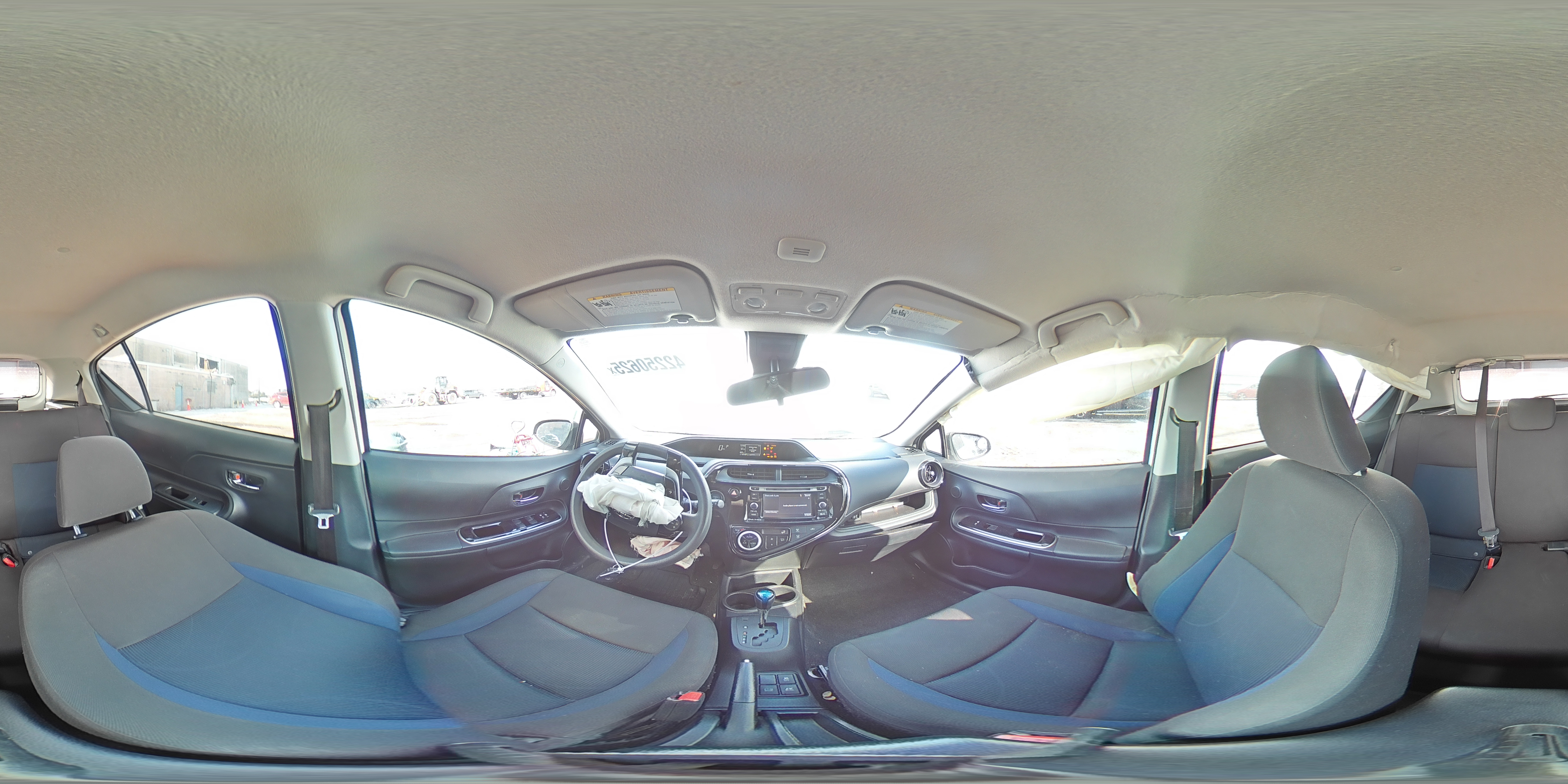 2018 Toyota Prius - Image 13