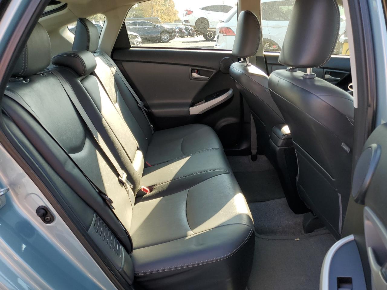 2013 Toyota Prius - Image 10