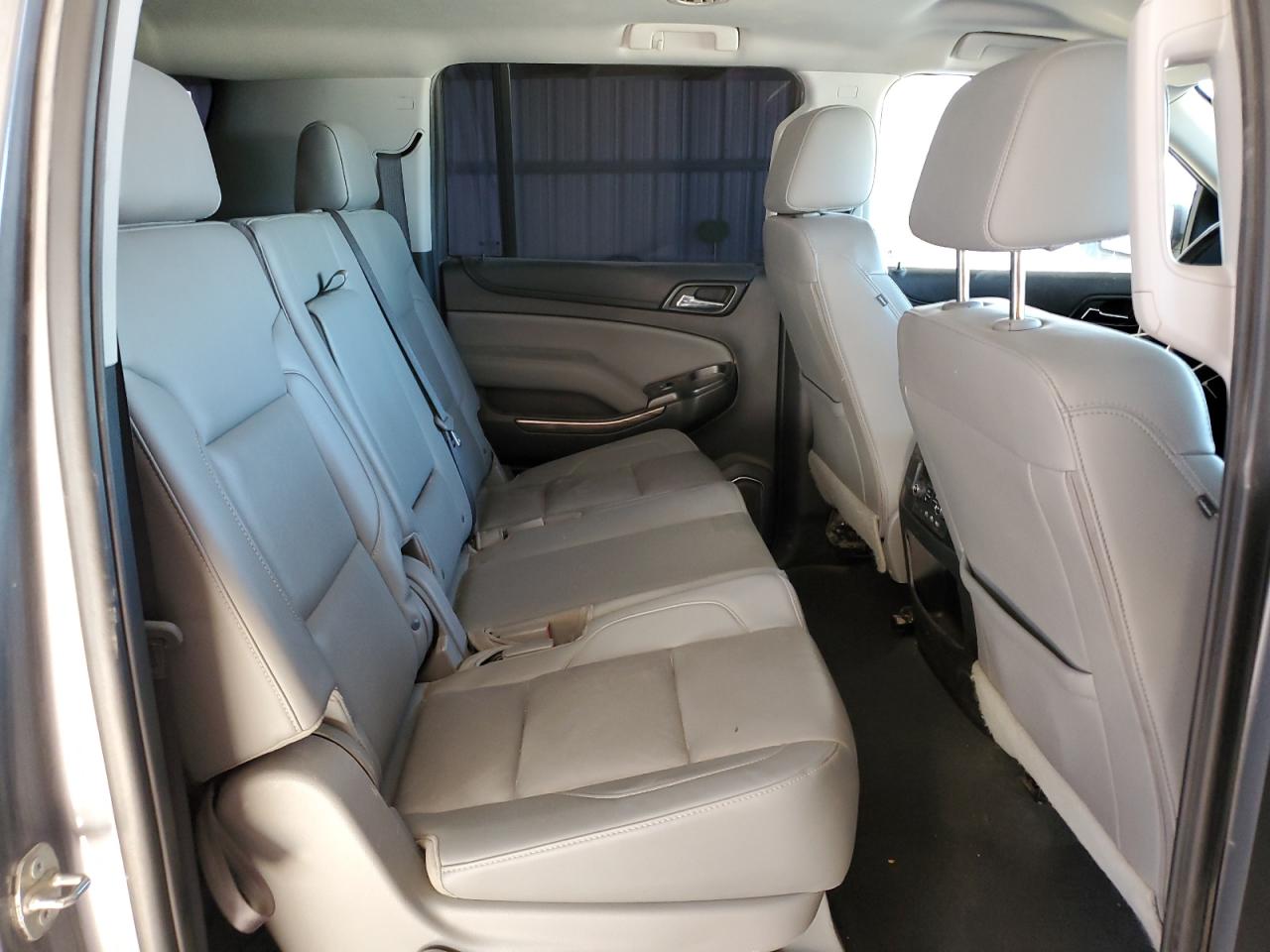 2019 Chevrolet Suburban - Image 11