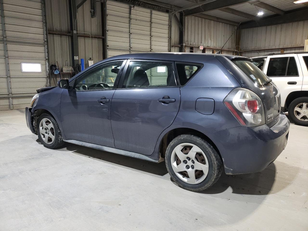 2009 Pontiac Vibe - Image 2