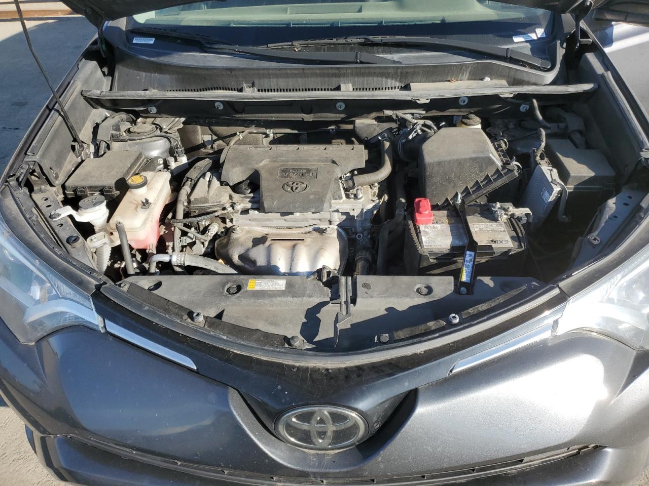 2018 Toyota RAV 4 - Image 11