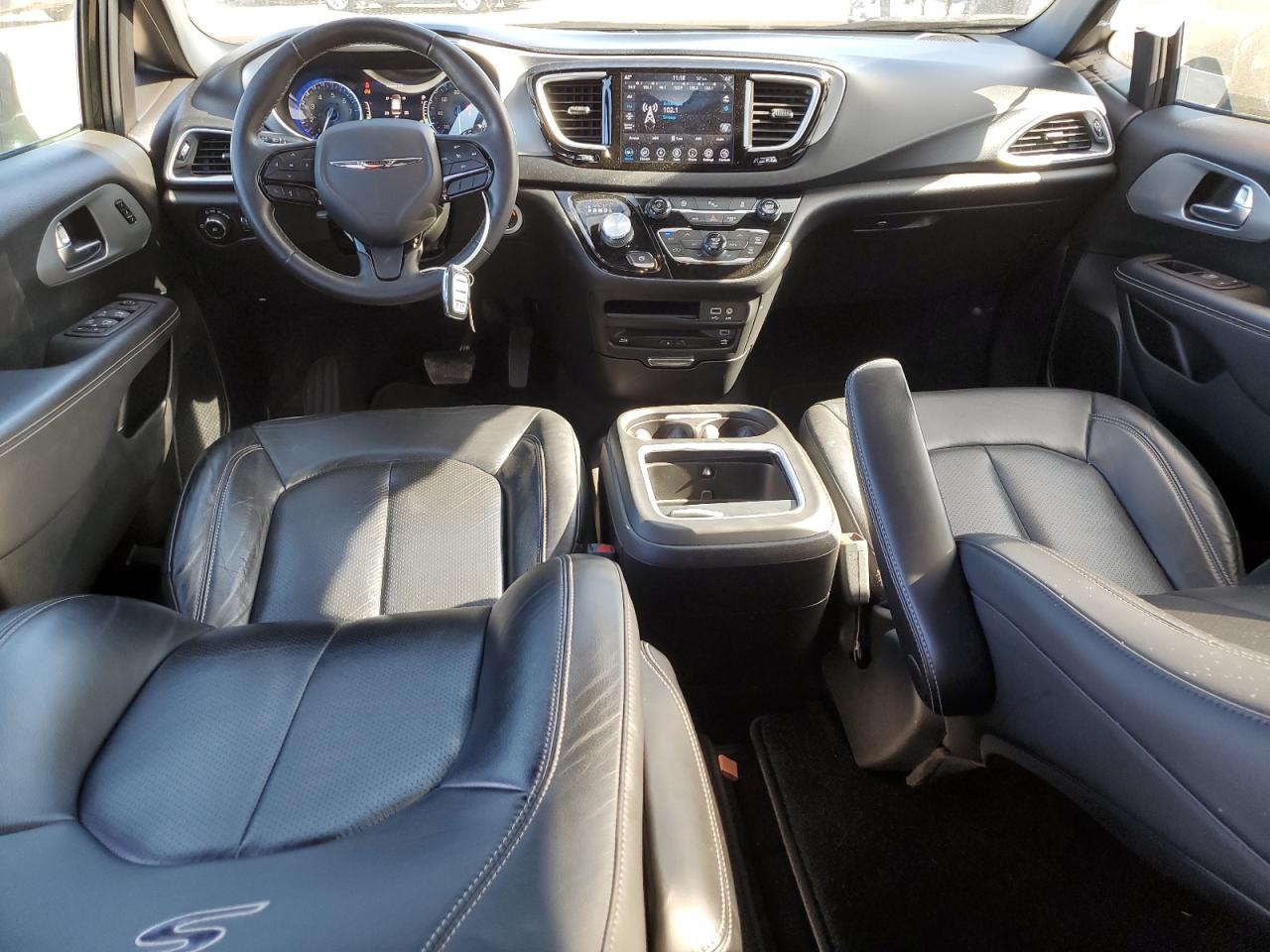 2020 Chrysler Pacifica - Image 8