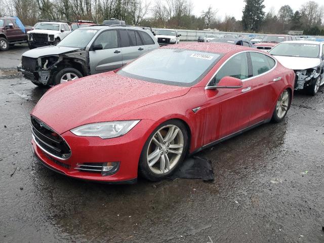  TESLA MODEL S 2013 Красный