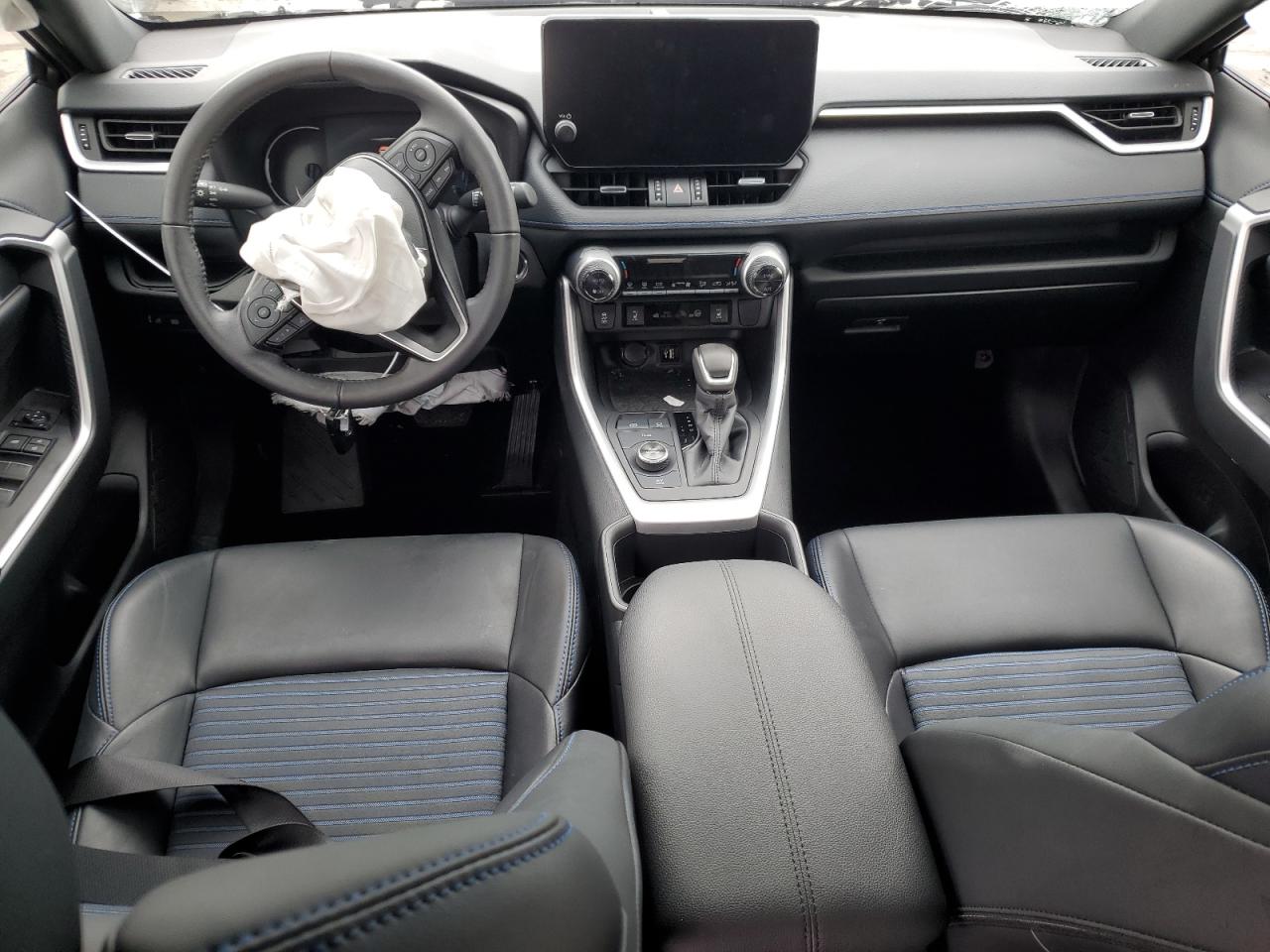 2024 Toyota RAV 4 - Image 8