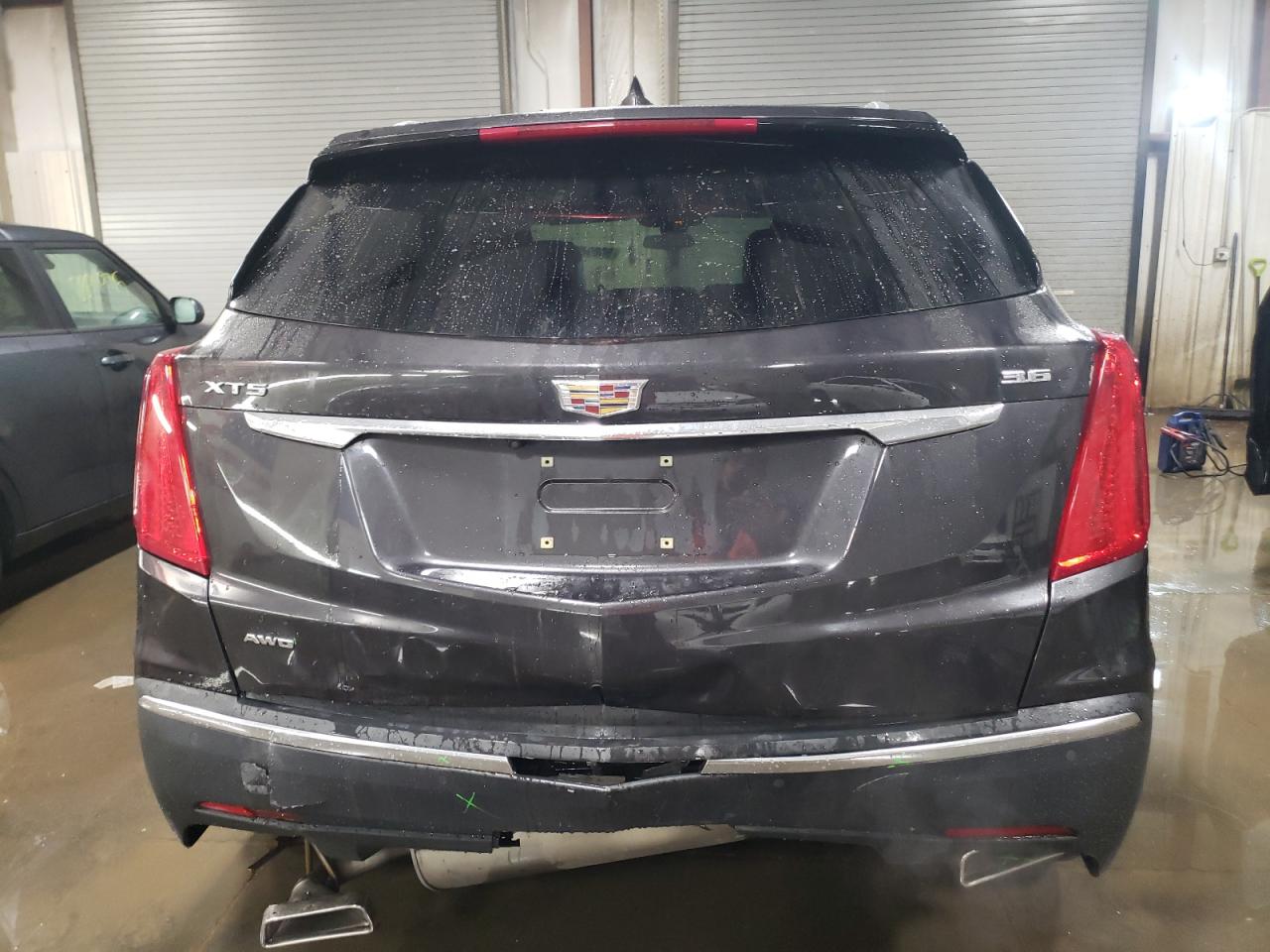 2017 Cadillac XT5 - Image 6