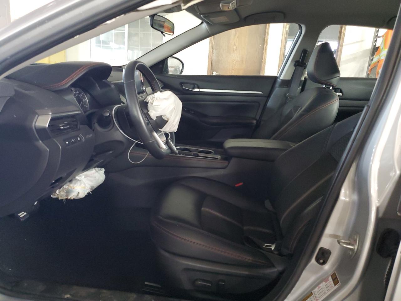 2024 Nissan Altima - Image 7