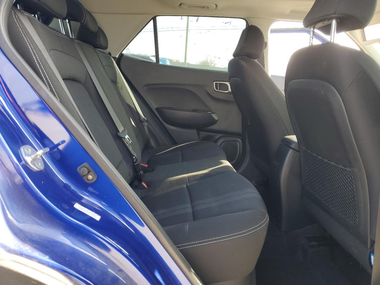 2022 Hyundai Venue - Image 12