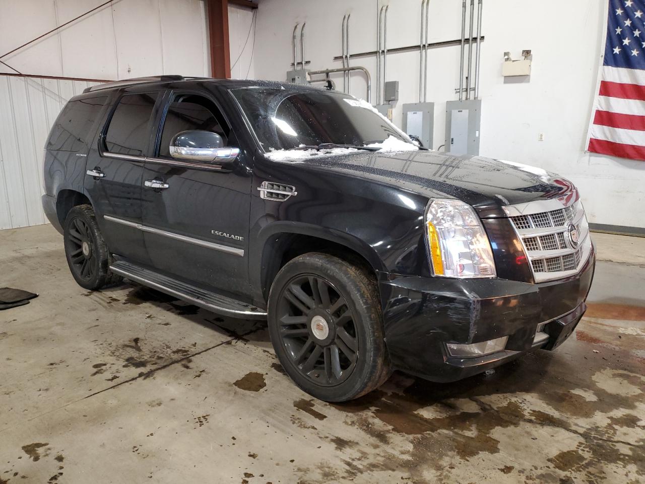 2013 Cadillac Escalade - Image 4