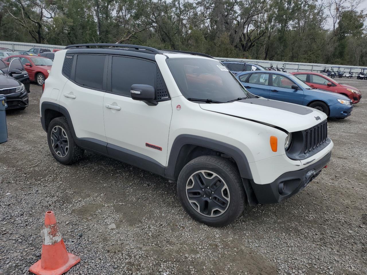 2016 Jeep Renegade - Image 4