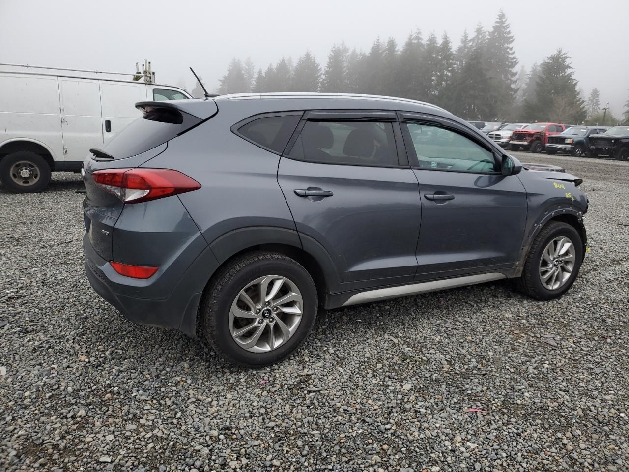 VIN KM8J3CA44HU386825 2017 HYUNDAI TUCSON no.3