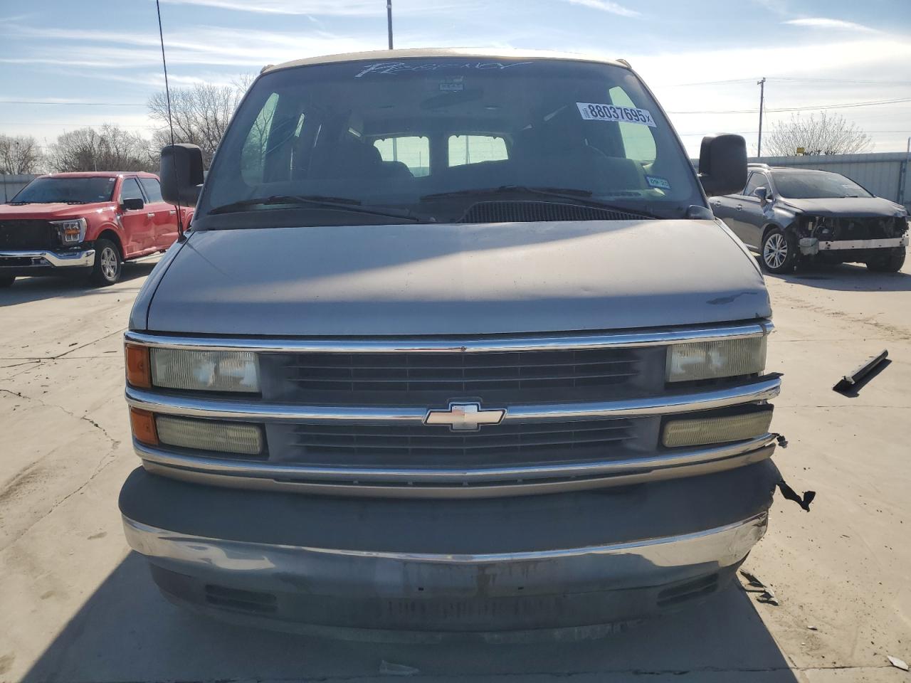 2001 Chevrolet Express - Image 5