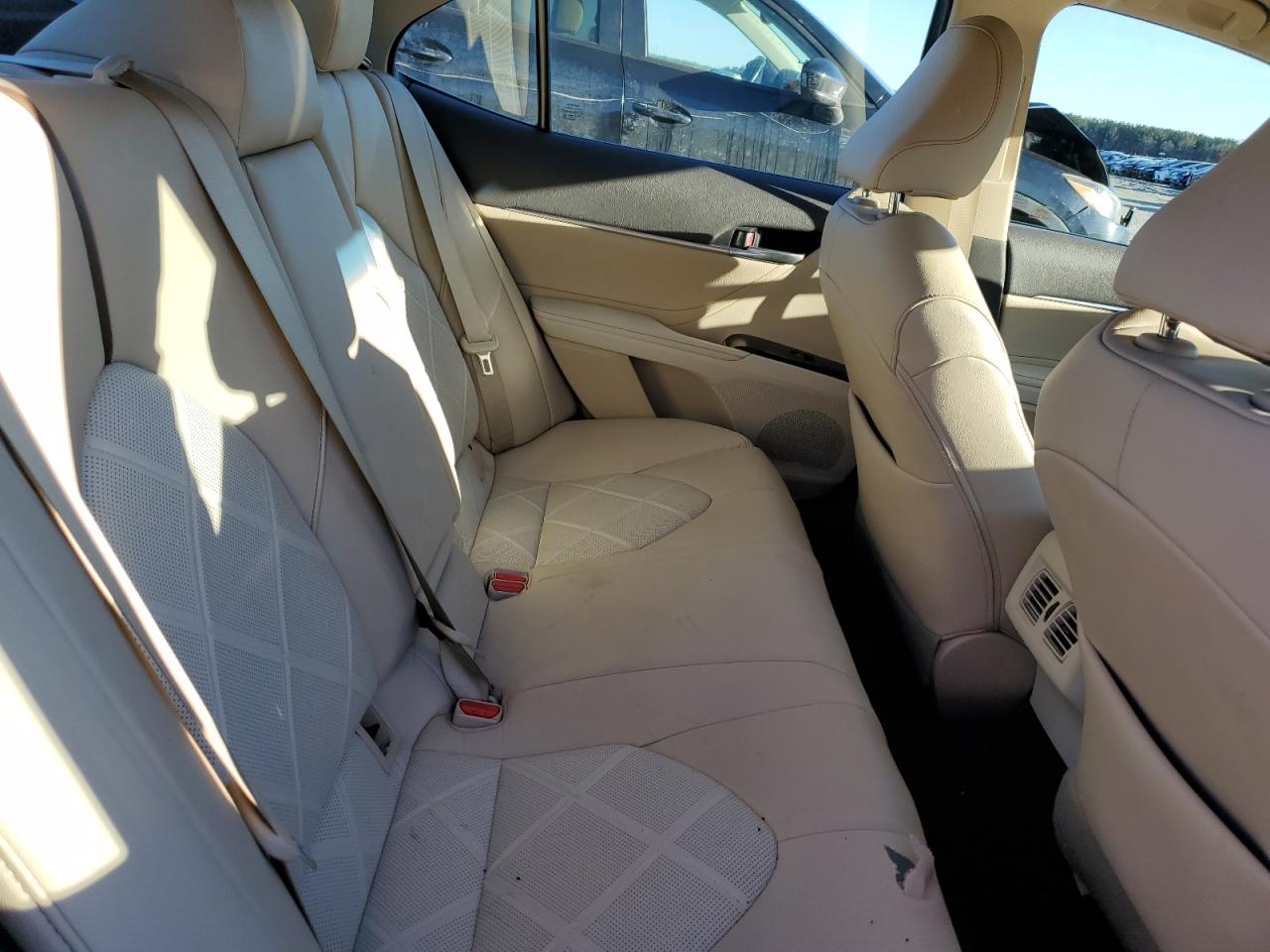 2018 Toyota Camry - Image 10