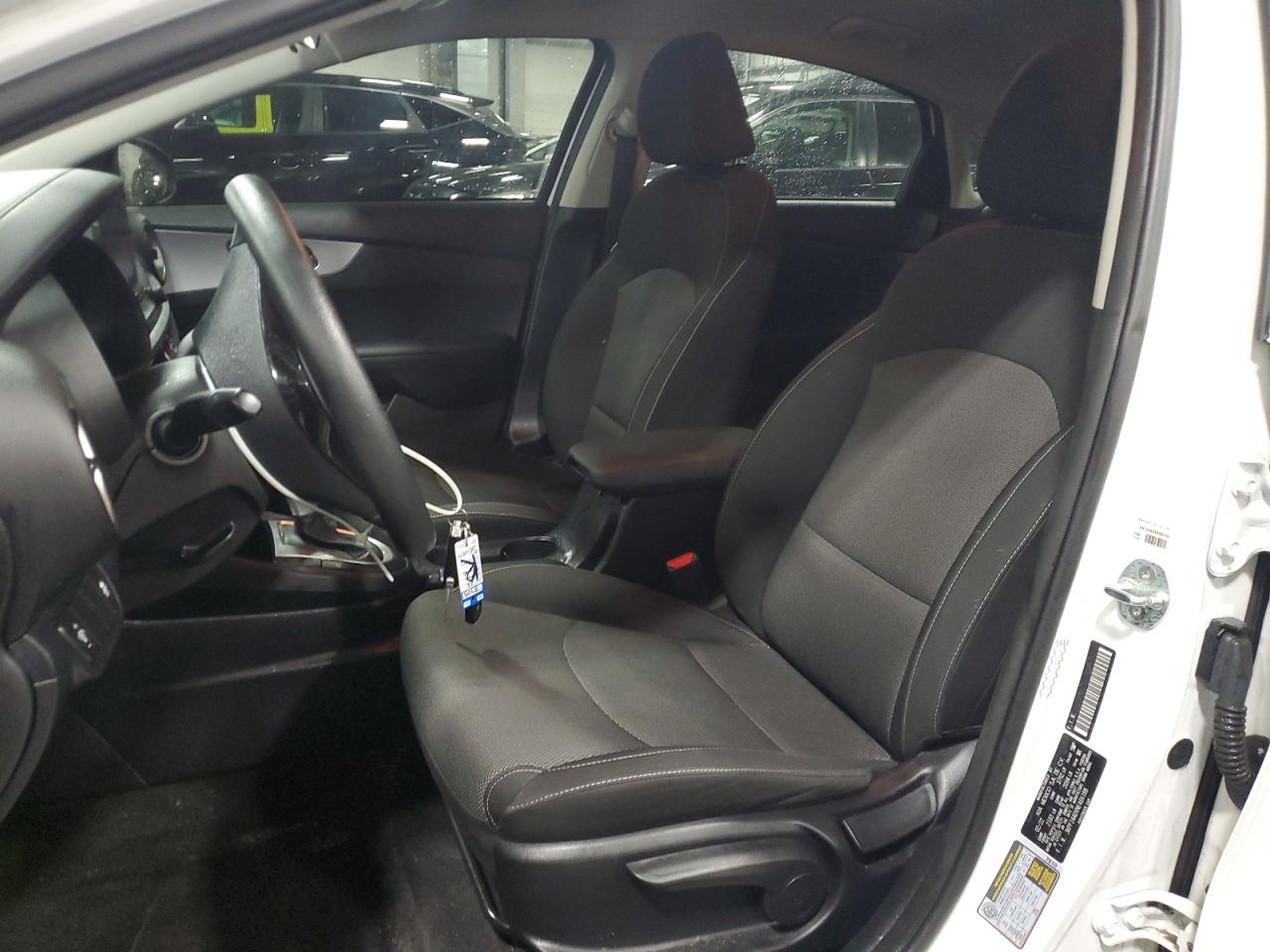 2022 Kia Forte - Image 7