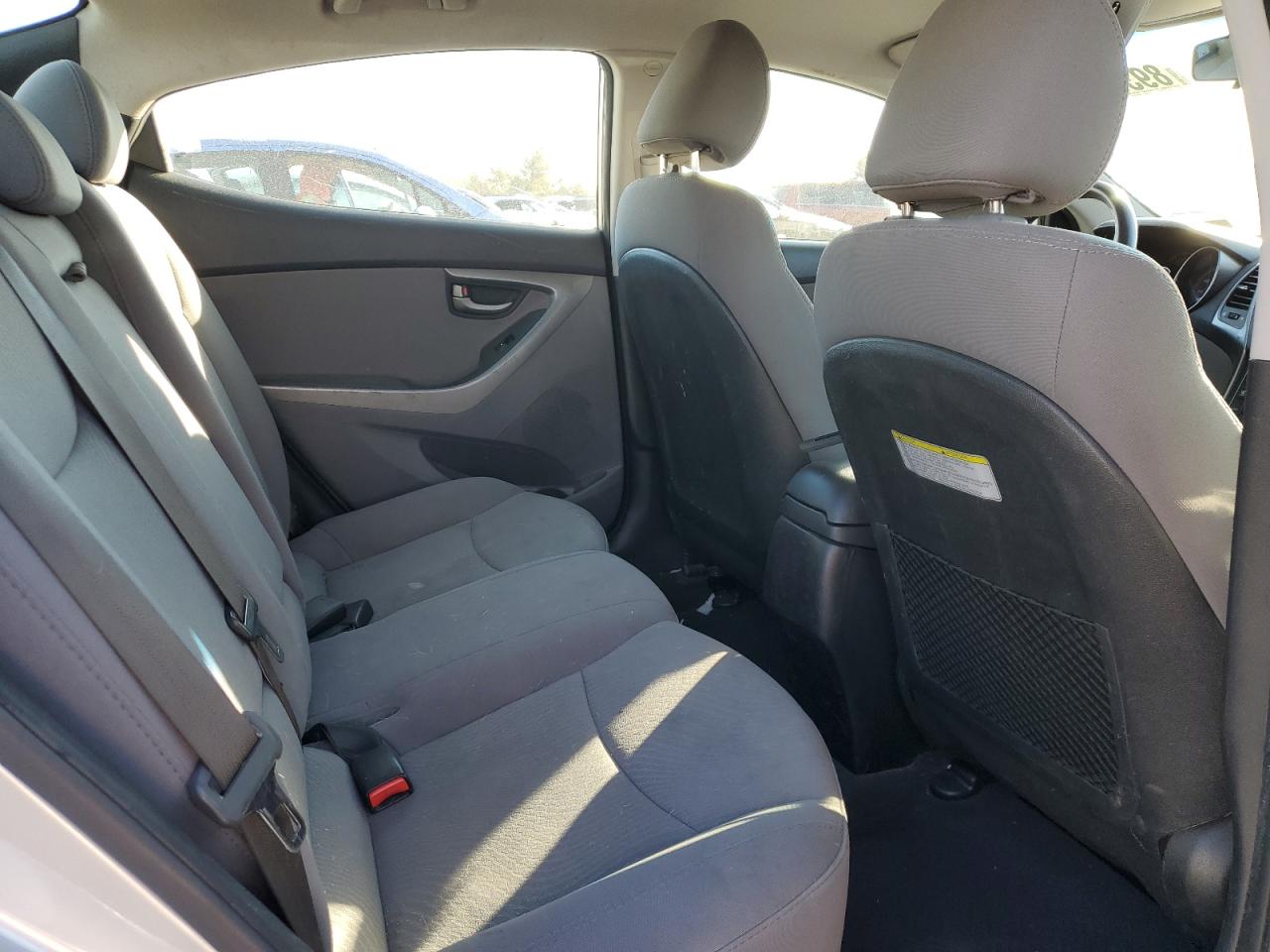 2015 Hyundai Elantra - Image 11