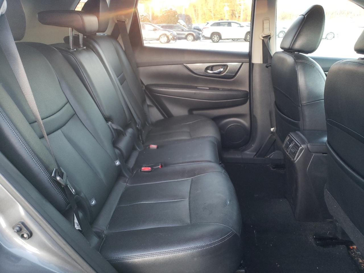2016 Nissan Rogue - Image 11