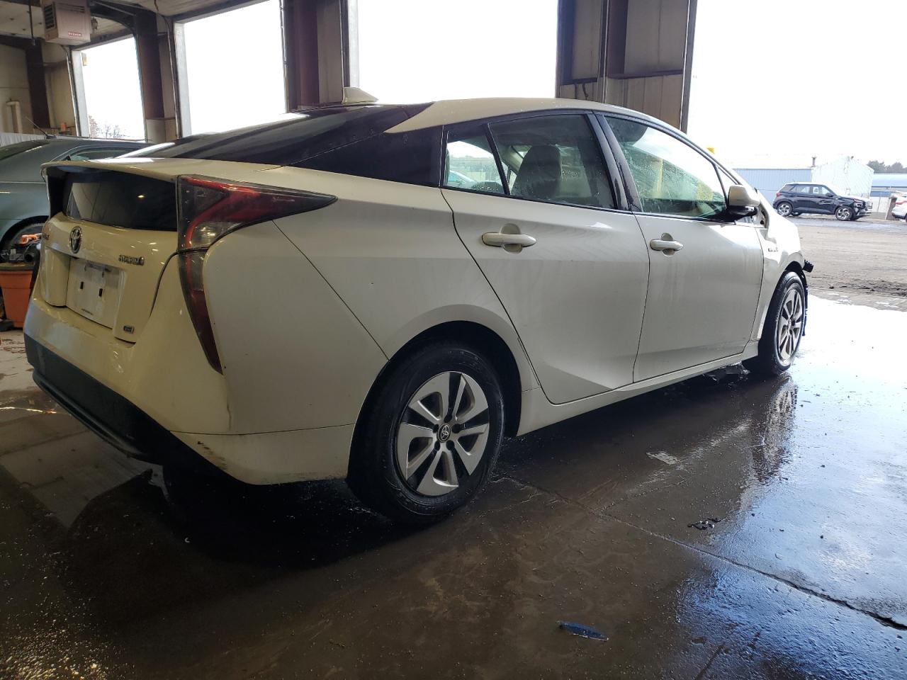 2016 Toyota Prius - Image 3