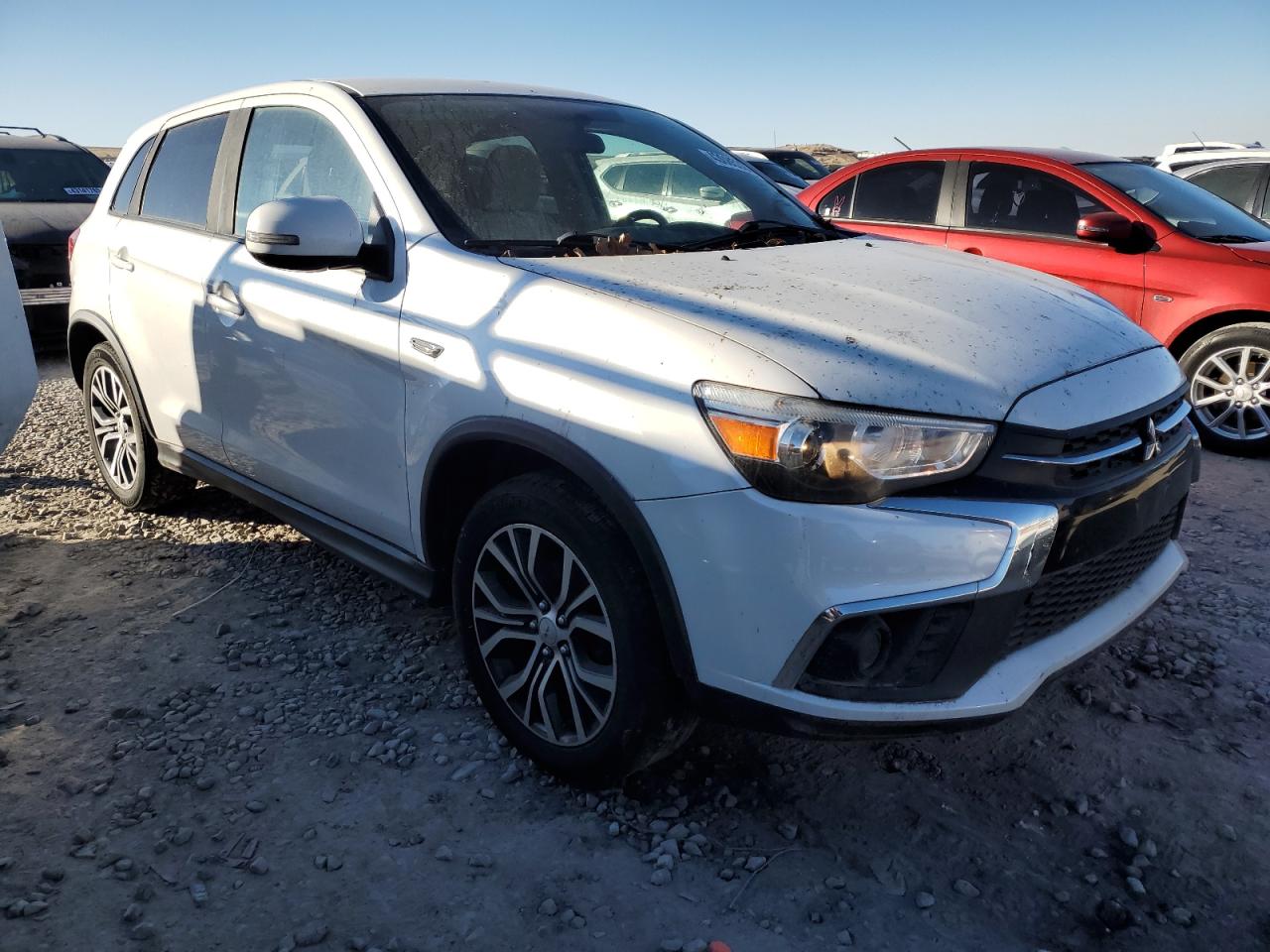 2018 Mitsubishi Outlander - Image 4