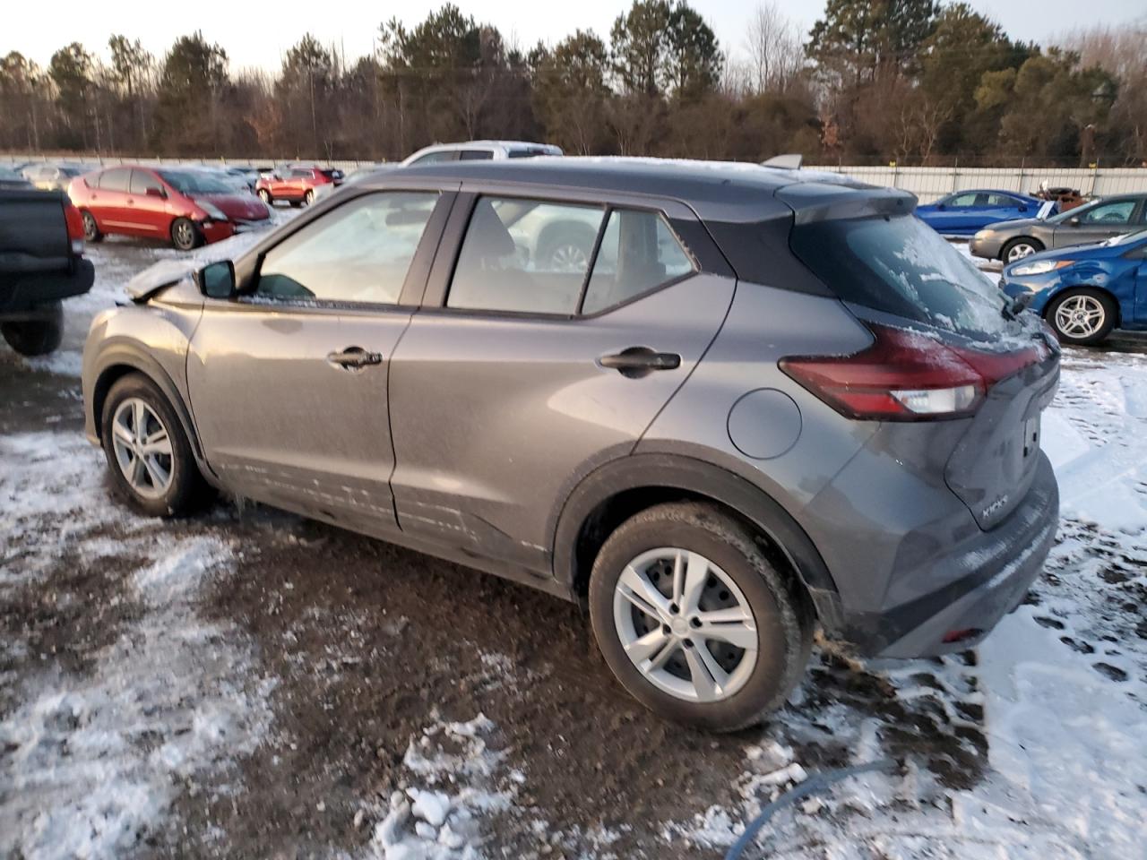 2024 Nissan Kicks - Image 2