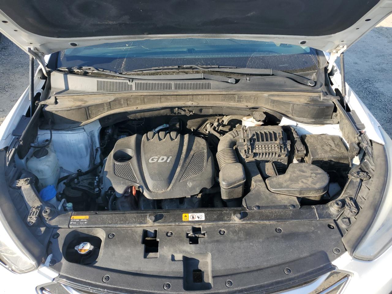 2016 Hyundai Santa Fe - Image 12