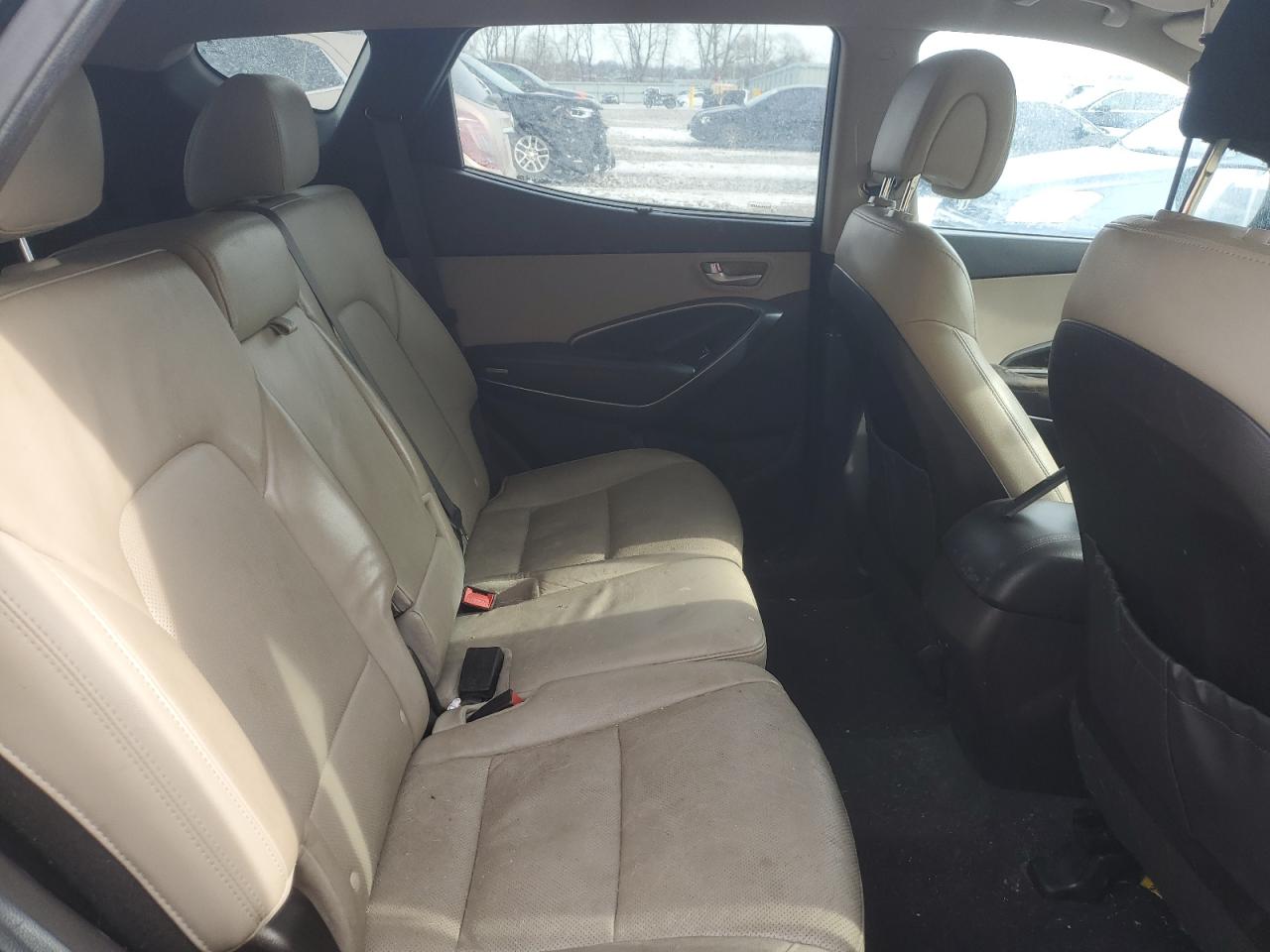 2017 Hyundai Santa Fe - Image 12