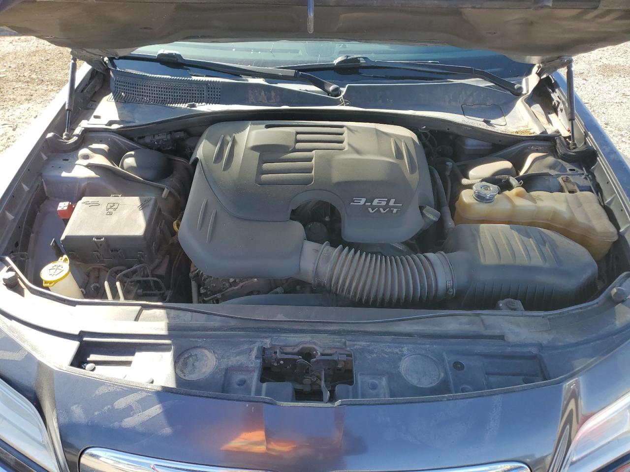 2013 Chrysler 300 - Image 12